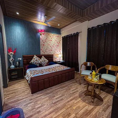 Vanshika Homes Near Mall Road Kasauli Exterior photo
