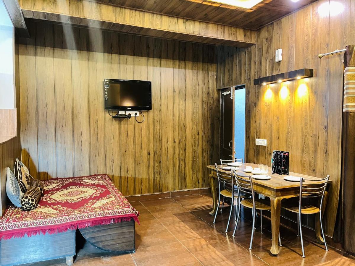 Vanshika Homes Near Mall Road * Kasauli
